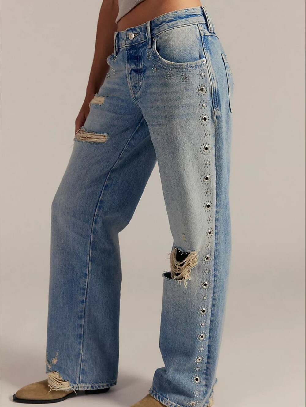 We The Free Tennessee Low Rise Studded Jeans * NWOT * 28